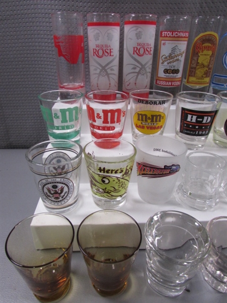 SEAGRAMS MIRROR/SIGN & SHOT GLASS COLLECTION