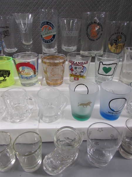 SEAGRAMS MIRROR/SIGN & SHOT GLASS COLLECTION