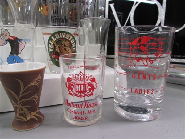 SEAGRAMS MIRROR/SIGN & SHOT GLASS COLLECTION