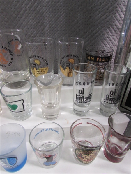 SEAGRAMS MIRROR/SIGN & SHOT GLASS COLLECTION