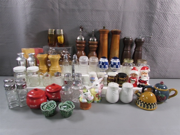 SALT & PEPPER SHAKER COLLECTION