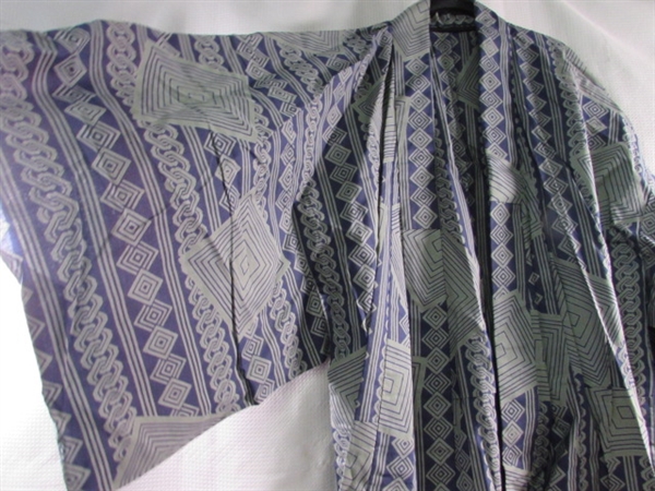 GENUINE VINTAGE MENS JAPANESE YUKATA WITH KOSHIHIMO & GETAS - NEVER WORN