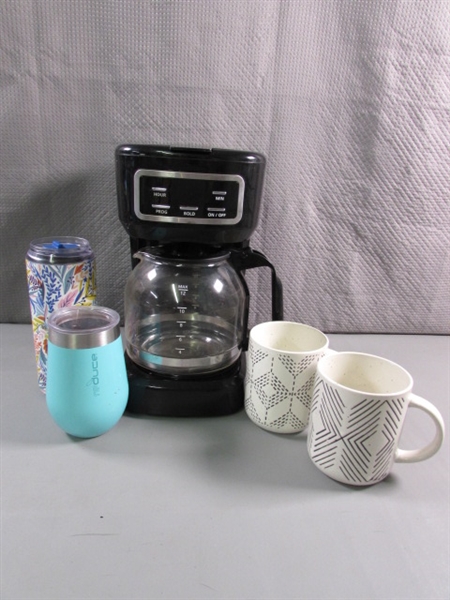 12 CUP COFFEE MAKER & MUGS