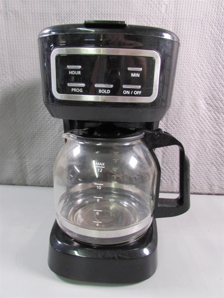 12 CUP COFFEE MAKER & MUGS