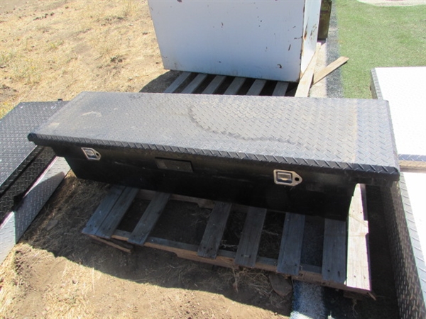 BLACK DIAMOND PLATE FULL SIZE TRUCK SINGLE LID TOOLBOX