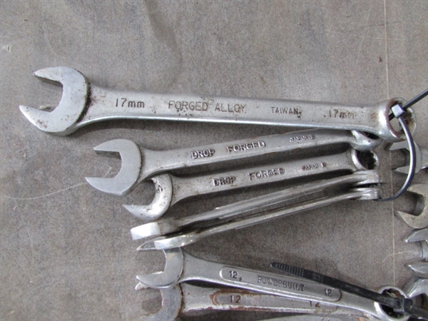 STANDARD & METRIC COMBINATION WRENCHES