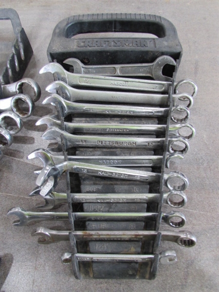 STANDARD & METRIC COMBINATION WRENCHES W/HOLDERS