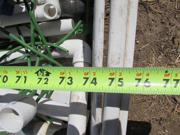 HYDROPONIC TRAY FULL OF IRRIGATION LINES