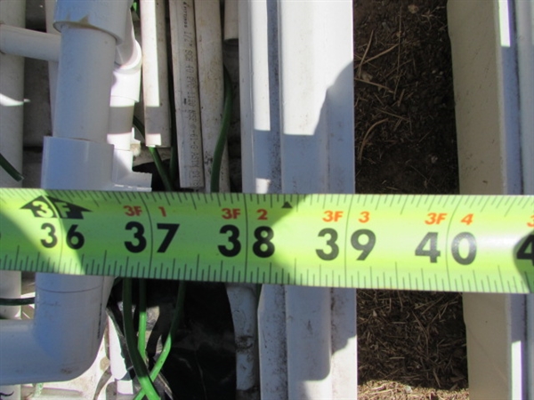 HYDROPONIC TRAY FULL OF IRRIGATION LINES