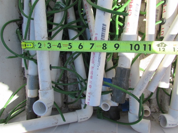 HYDROPONIC TRAY FULL OF IRRIGATION LINES