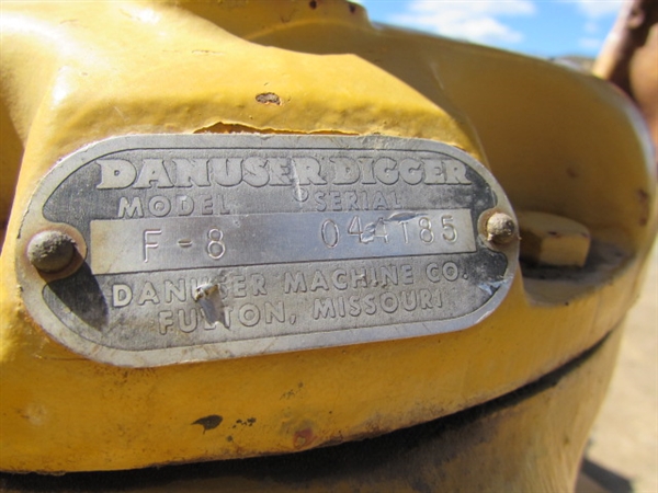 18 3-POINT DANUSER DIGGER/AUGER W/STAND