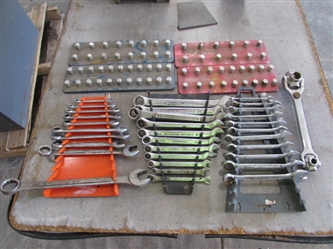 COMBINATION WRENCHES AND SOCKET HOLDERS