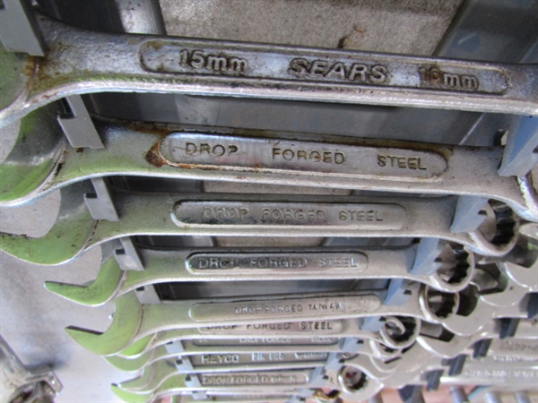 COMBINATION WRENCHES AND SOCKET HOLDERS