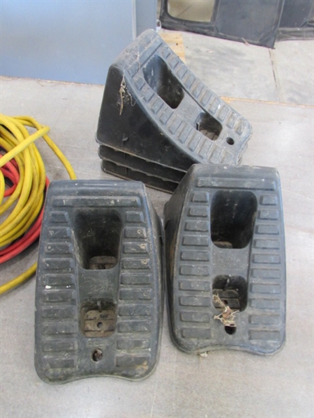 WHEEL CHOCKS & 2 SETS OF JUMPER CABLES