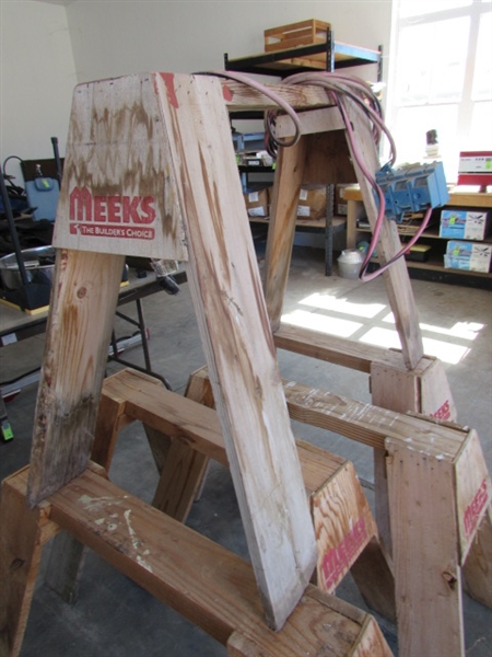 5 WOODEN SAWHORSES