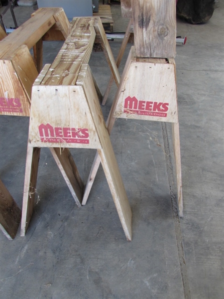 5 WOODEN SAWHORSES