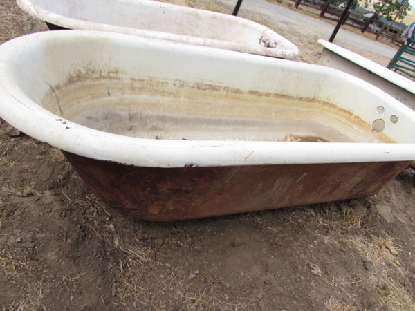 VINTAGE CAST IRON ENAMELED BATHTUB