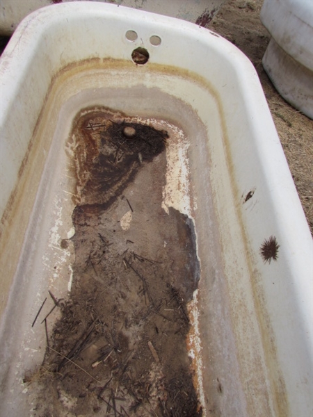 VINTAGE CAST IRON ENAMELED BATHTUB