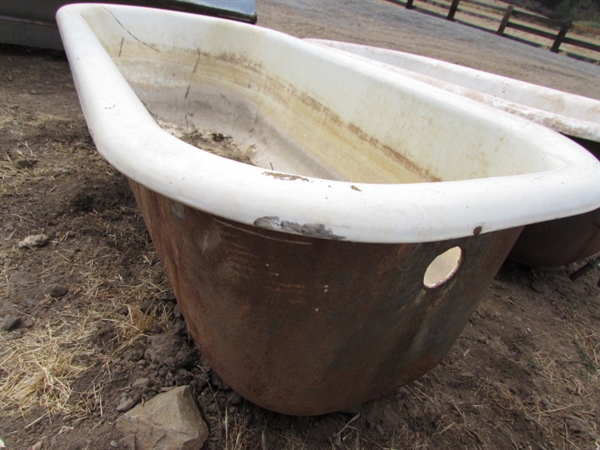 VINTAGE CAST IRON ENAMELED BATHTUB