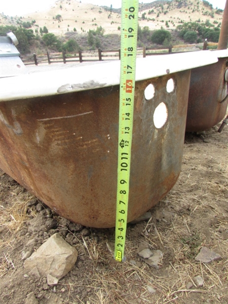 VINTAGE CAST IRON ENAMELED BATHTUB