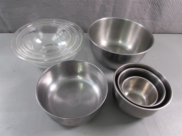 PYREX & STAINLESS MIXING BOWLS