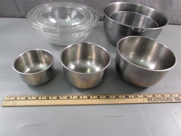 PYREX & STAINLESS MIXING BOWLS