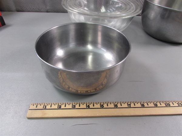 PYREX & STAINLESS MIXING BOWLS