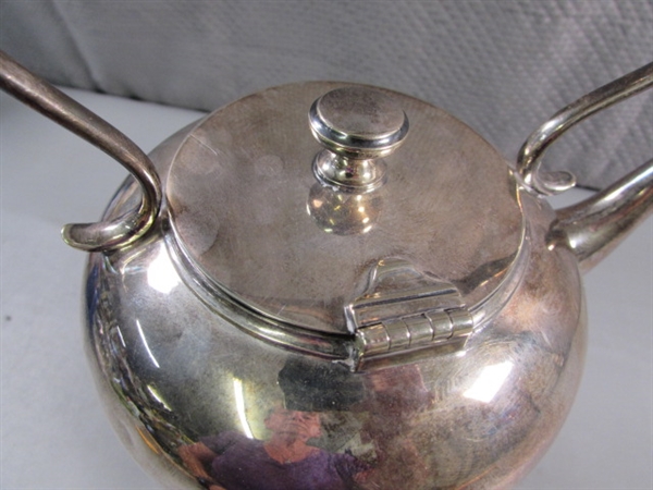 VINTAGE/ANTIQUE SILVERPLATE TEA KETTLE ON WARMING STAND