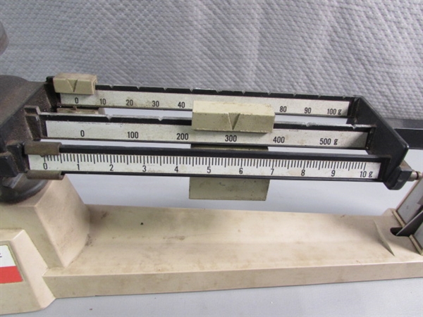 OHAUS TRIPLE BEAM BALANCE SCALE