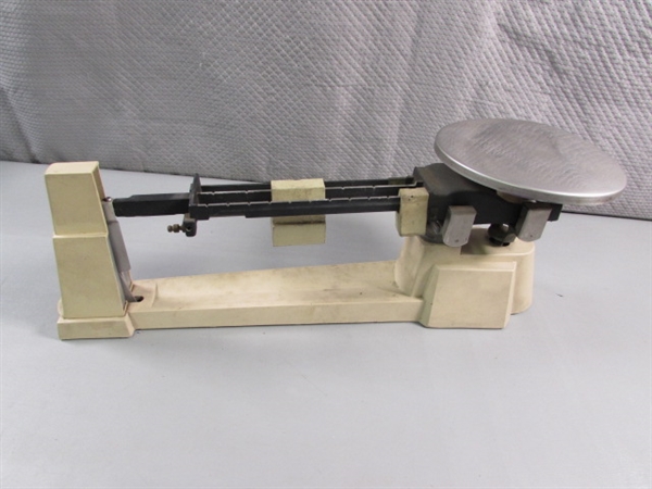 OHAUS TRIPLE BEAM BALANCE SCALE