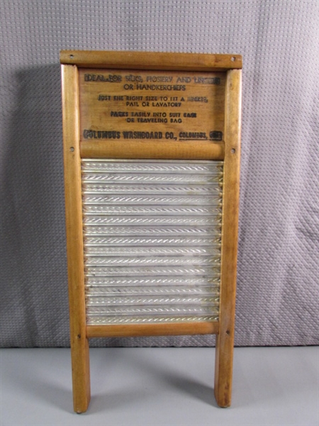 VINTAGE DUBL HANDI WASHBOARD