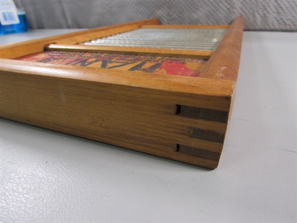 VINTAGE DUBL HANDI WASHBOARD