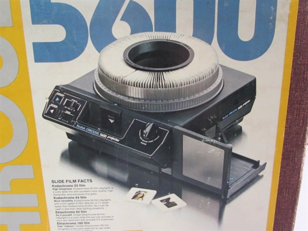 KODAK CAROUSEL SLIDE PROJECTOR 5600