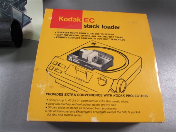 KODAK CAROUSEL SLIDE PROJECTOR 5600