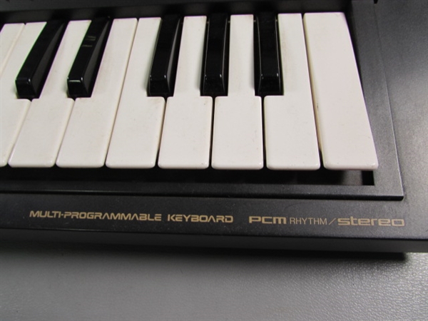 YAMAHA PORTASOUND KEYBOARD W/STAND & CASE