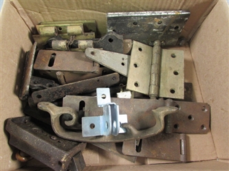 BOX OF LARGE HINGES, LATCHES, ETC.