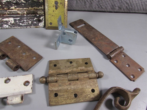 BOX OF LARGE HINGES, LATCHES, ETC.