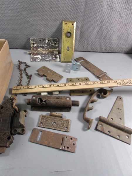 BOX OF LARGE HINGES, LATCHES, ETC.