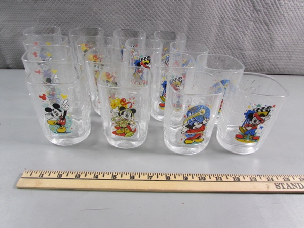 16 WALT DISNEY/MICKEY MOUSE COLLECTIBLE GLASSES