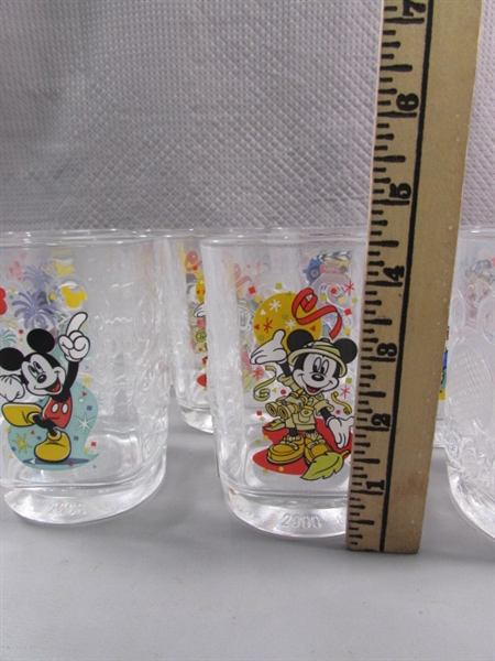 16 WALT DISNEY/MICKEY MOUSE COLLECTIBLE GLASSES