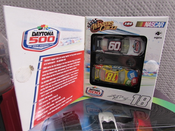 HOT WHEELS & OTHER DIE CAST CARS & A GUMBALL MACHINE - NEW