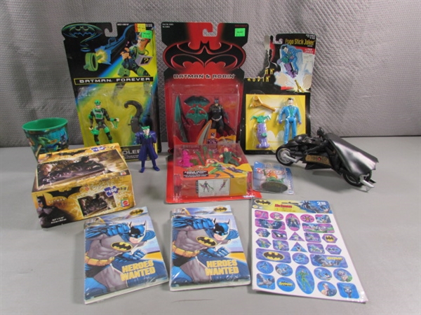 COLLECTION OF BATMAN, BATMAN & ROBIN TOYS & MORE - MOST ARE NEW