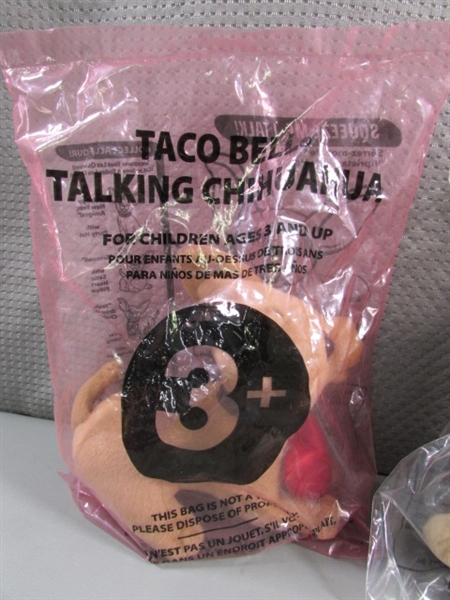 4 NEW VINTAGE TACO BELL TALKING CHIHAUHAU TOYS