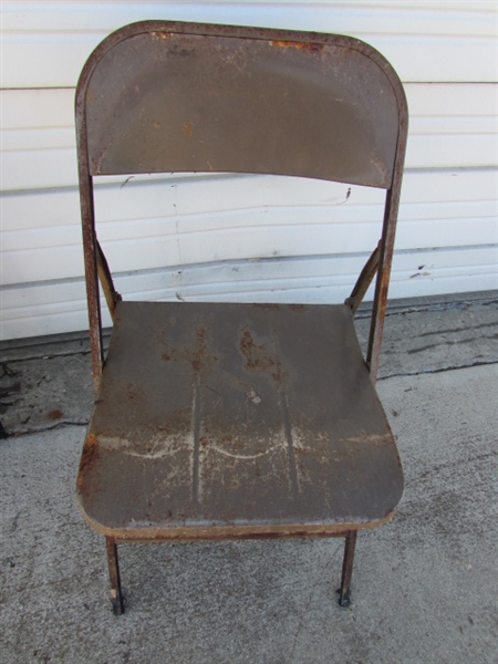 8 VINTAGE METAL FOLDING CHAIRS