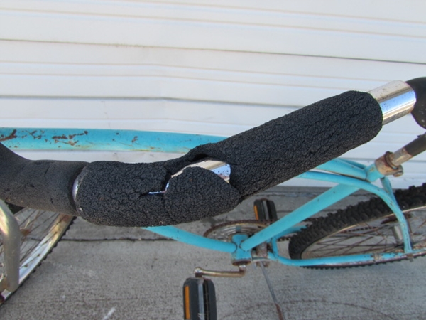 VINTAGE SINGLE SPEED BICYCLE