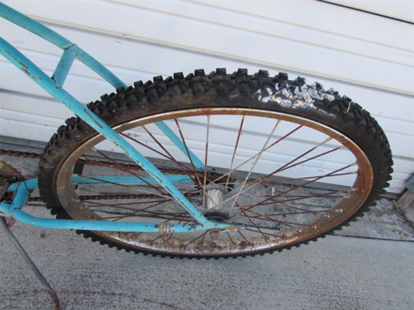 VINTAGE SINGLE SPEED BICYCLE