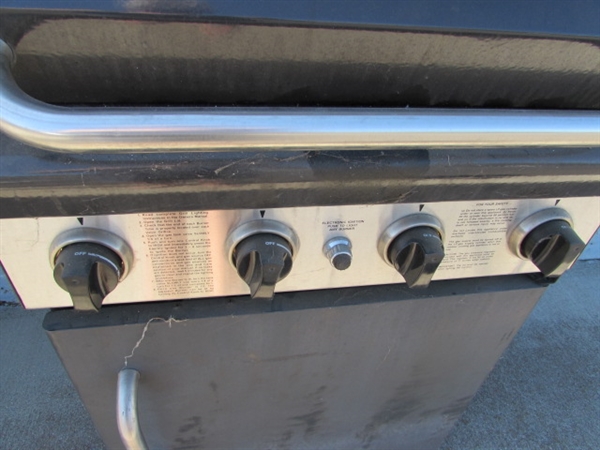 KENMORE PROPANE BBQ