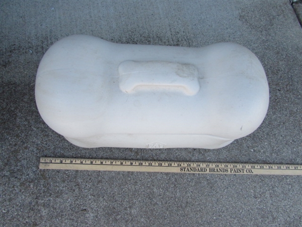 PET TAXI & BONE SHAPED CONTAINER