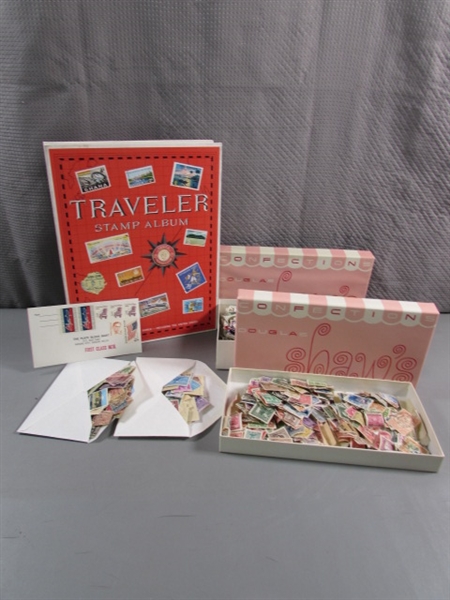 TRAVELER POSTAGE STAMP ALBUM & LOOSE US & FOREIGN STAMPS