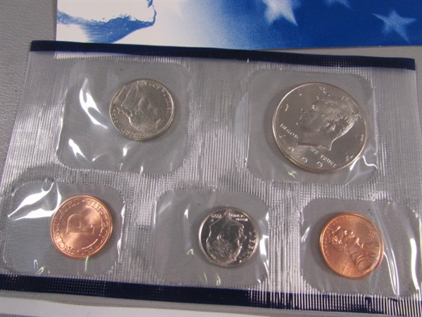 1999 US MINT UNCIRCULATED COIN SETS - PHILADELPHIA & DENVER MINTS